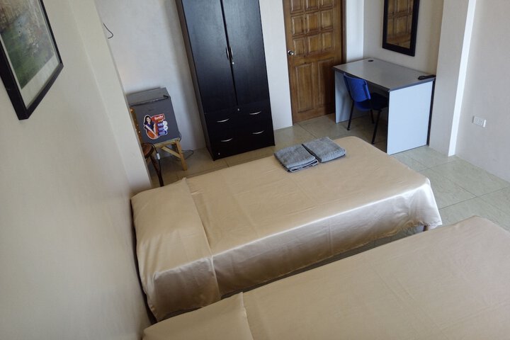 Room 13 of 83