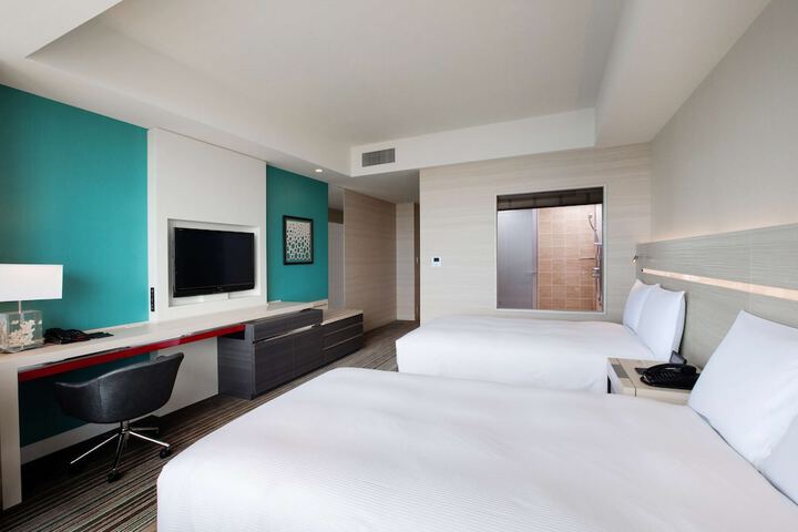 Room 18 of 169