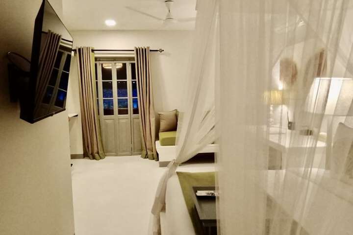Room 36 of 74