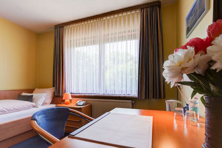 Room 15 of 30