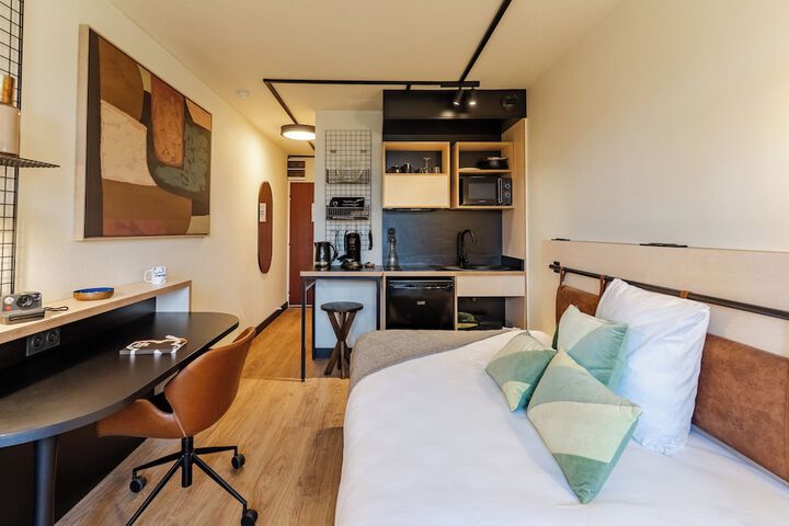 Room 13 of 53