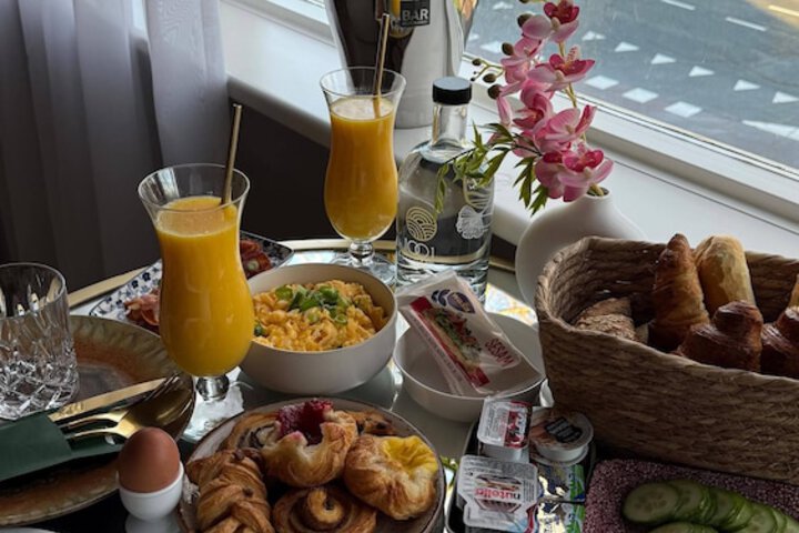 Breakfast/Coffee Service 7 of 8