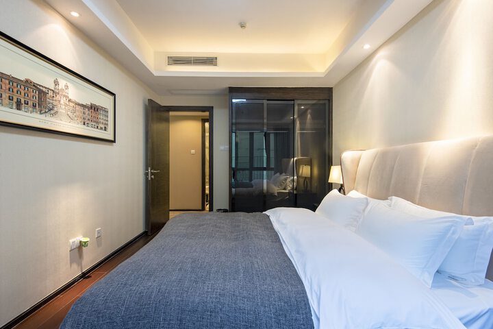 Room 13 of 84