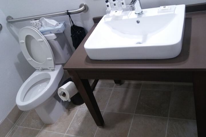 Bathroom sink