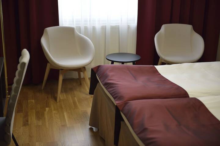 Room 13 of 43