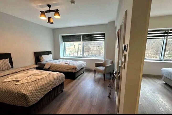 Room 11 of 37