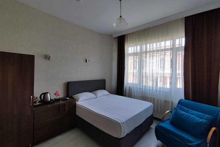 Room 6 of 24