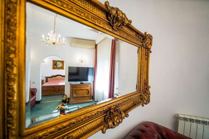 Room 18 of 52