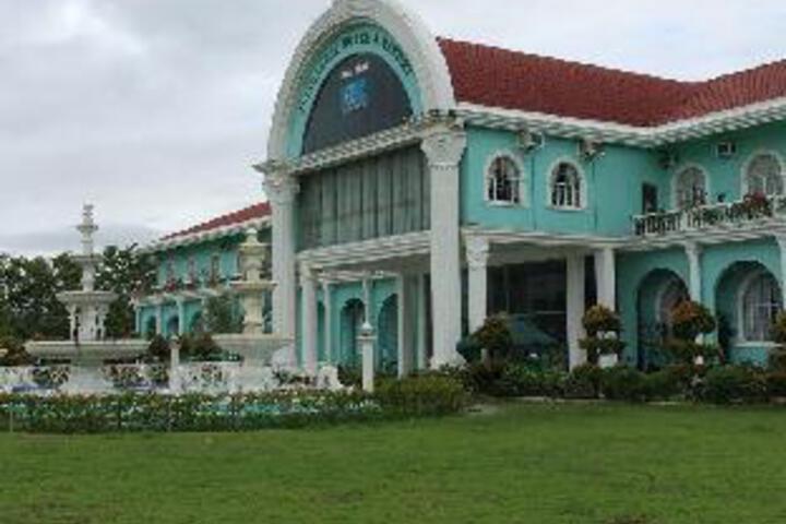 Hotel 3 of 4