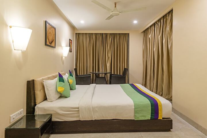 Room 6 of 36