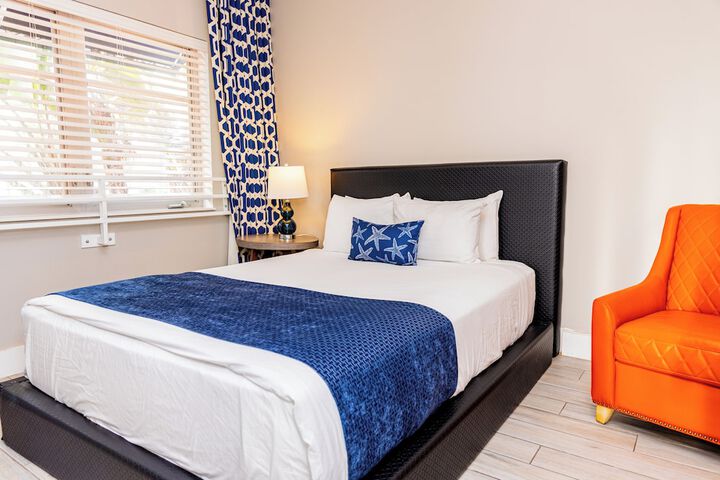 1 Queen Bed (18 of 53)