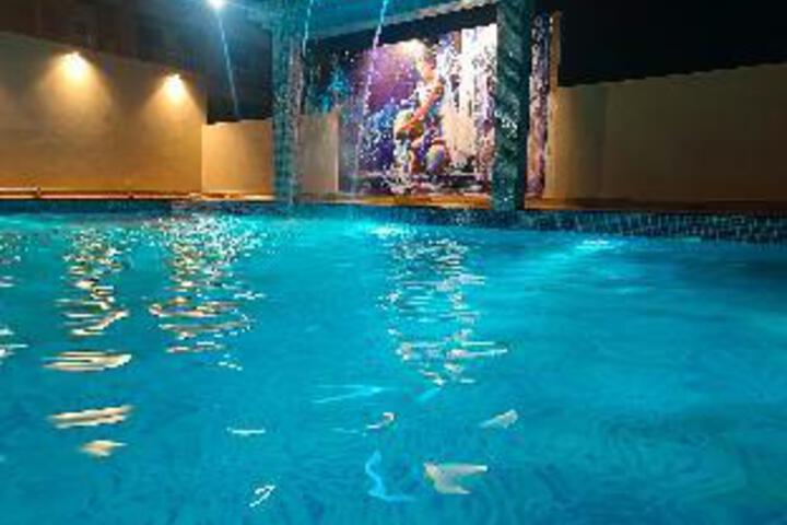 Pool 19 of 25