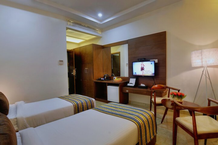 Room 25 of 62