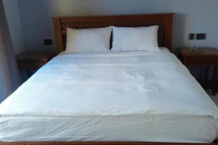 Room 7 of 24
