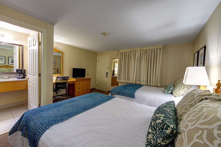 2 Double Beds (9 of 14)