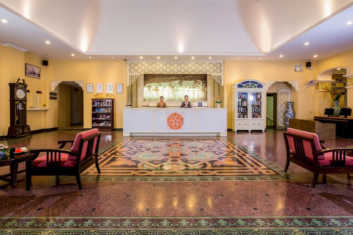 Guest Lobby