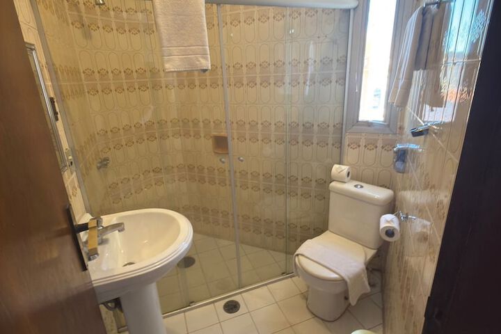 Room 12 of 20