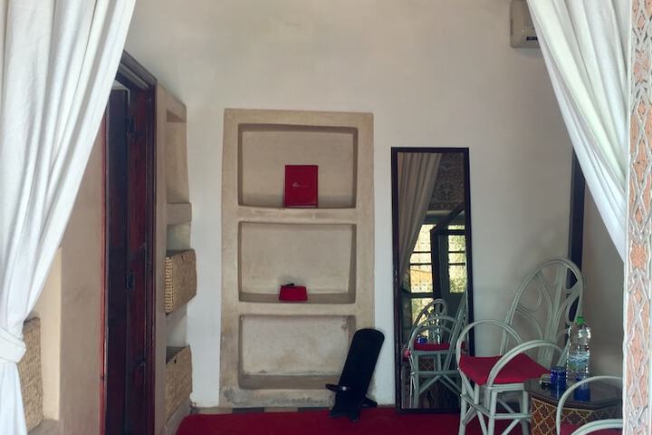 Room 10 of 189