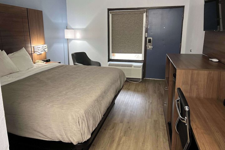 1 King Bed Efficiency Upgrade (3 of 12)