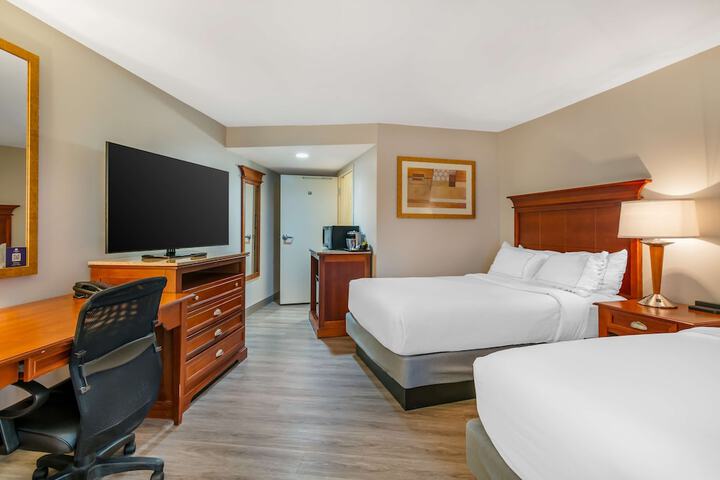 Room 5 of 33