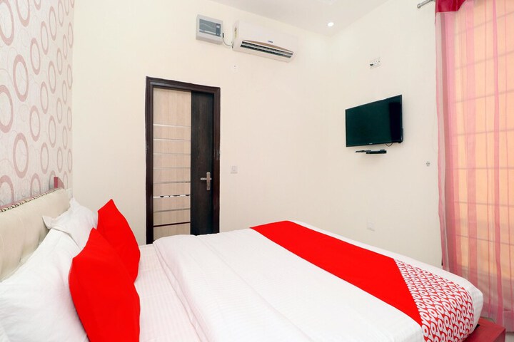 Room 15 of 25