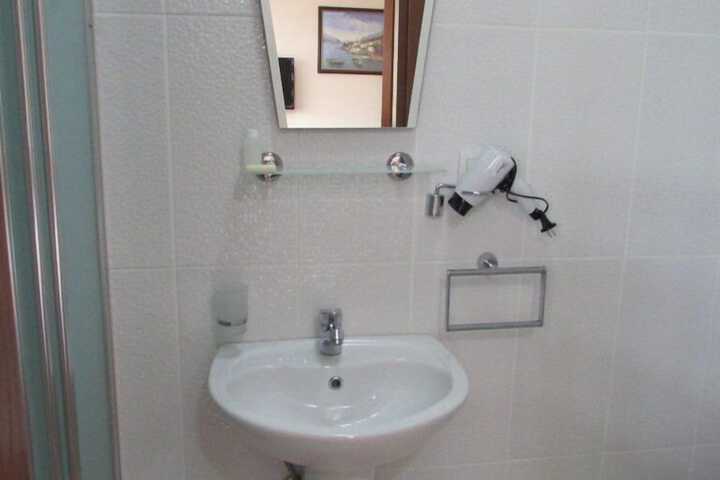 Room 45 of 72