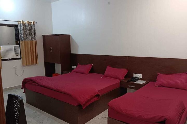 Room 3 of 13