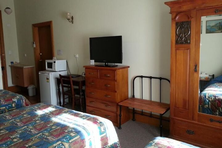 Room 11 of 42