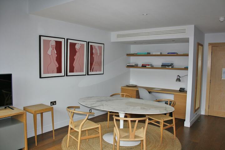 Room 9 of 68