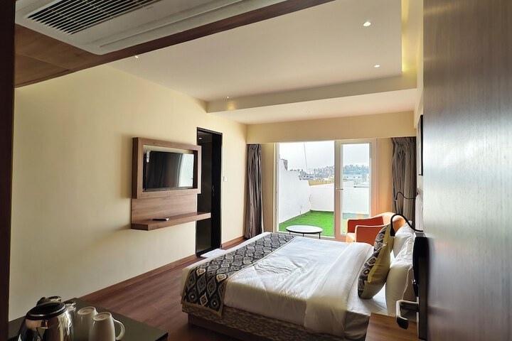 Room 13 of 87