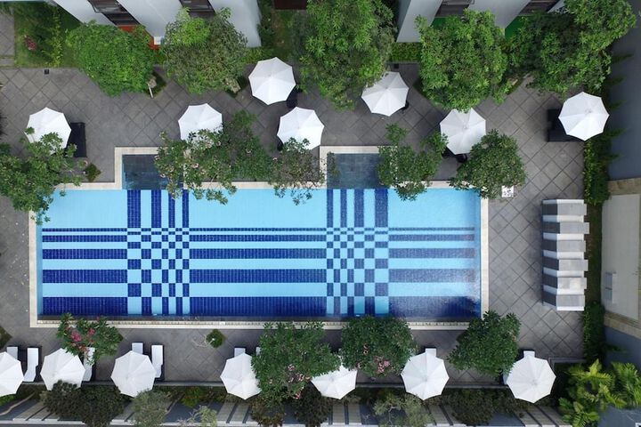 Hotel with Pool