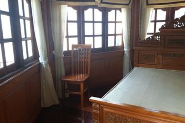 Room 11 of 19