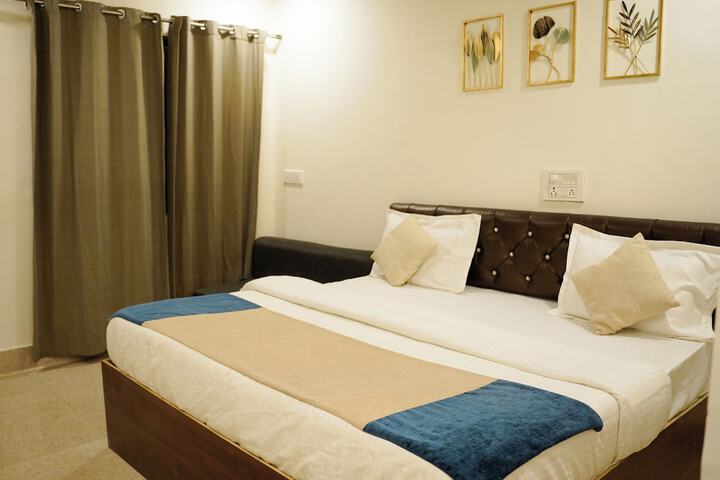 Room 4 of 47