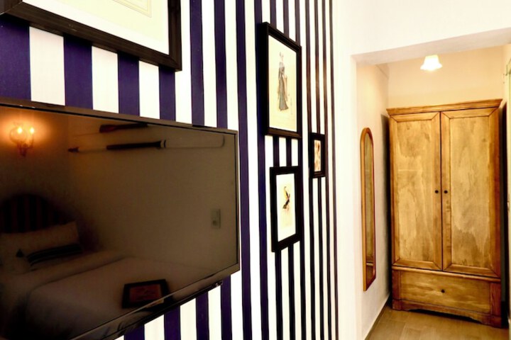 Room 63 of 142