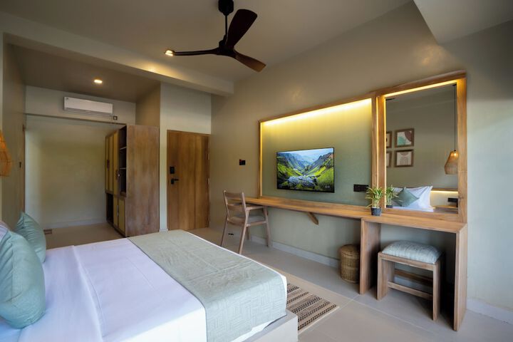 Room 53 of 222