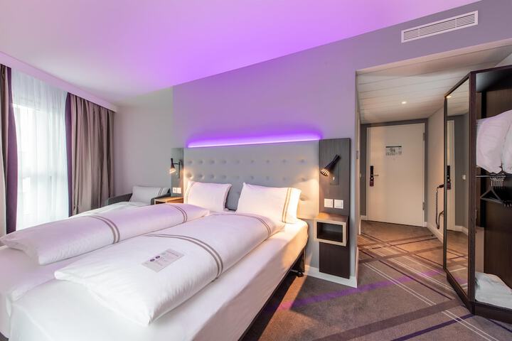 Room 9 of 25