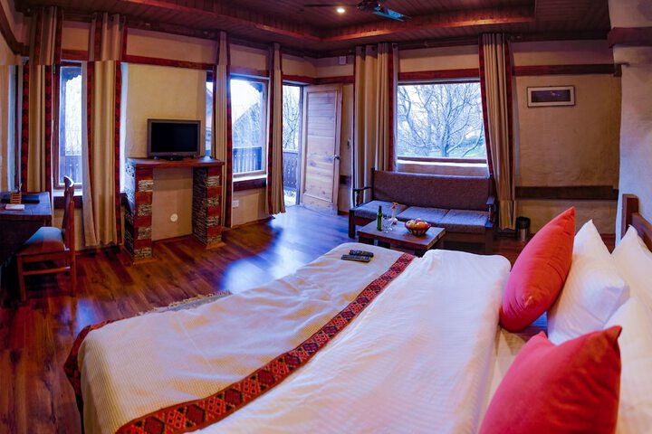 Room 28 of 104