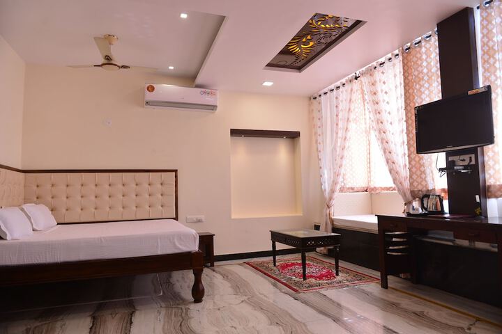Room 7 of 39