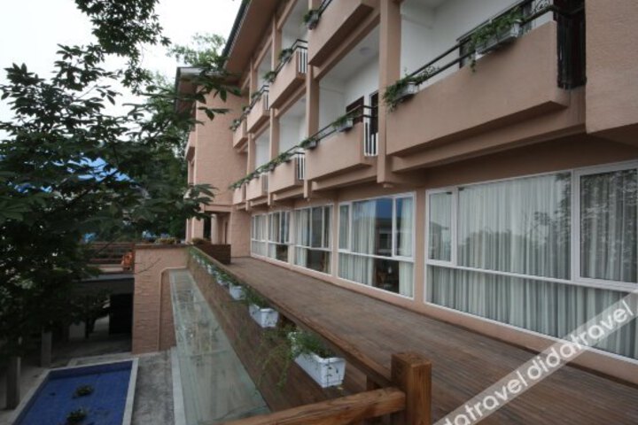 Yuanzheng Qiushi Hotel Deqing