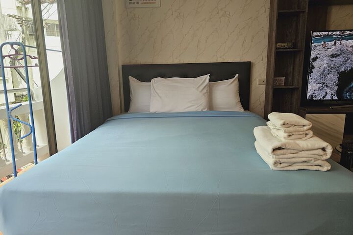 Room 12 of 147