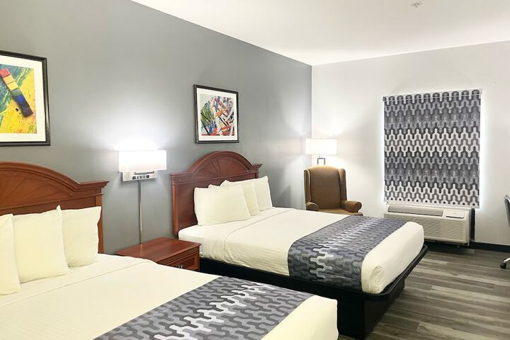 2 Queen Beds (1 of 5)