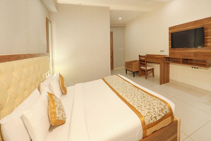 Room 26 of 77