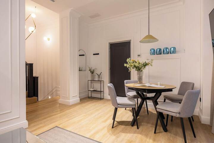 Room 16 of 21