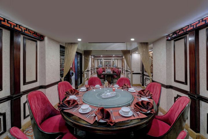 Dining 55 of 81
