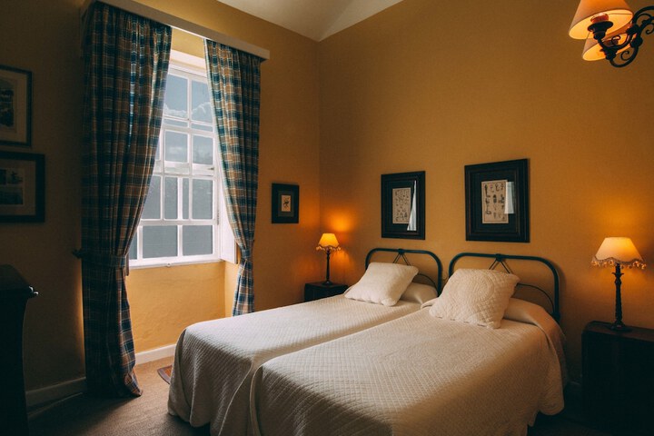 Room 9 of 30