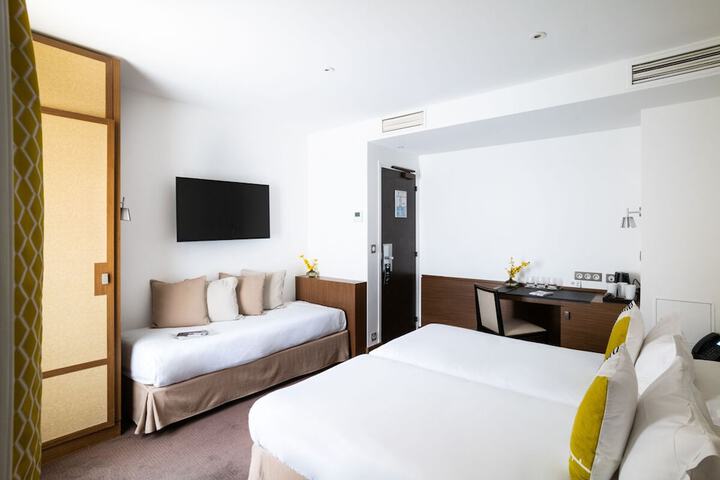 Room 14 of 74