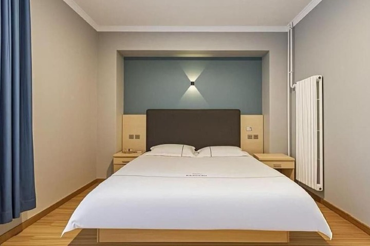 Room 5 of 34
