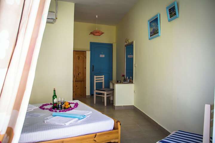 Room 13 of 87