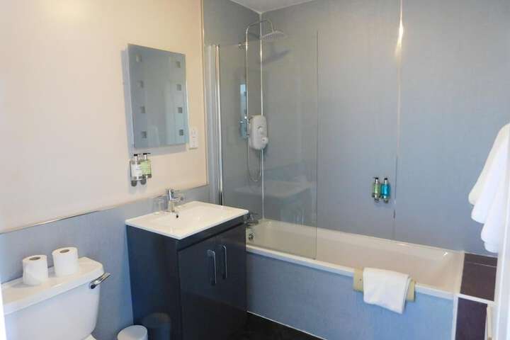Room 33 of 59