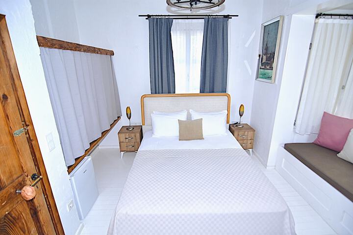 Room 25 of 98